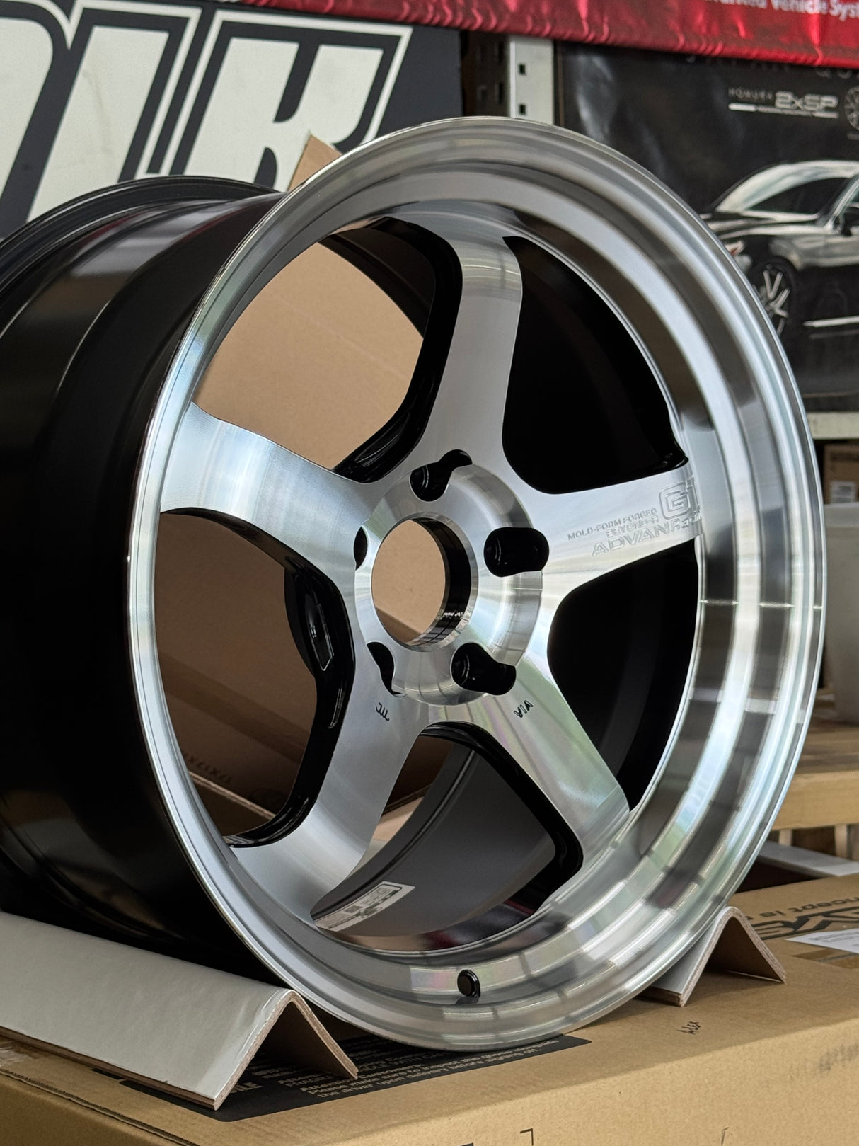 Advan Racing GT Beyond-R 18x10.5 5x120 / Offset: +34 (L-3, C-2) / Machining & Diamond Cutting (MDC) *Set of 4*