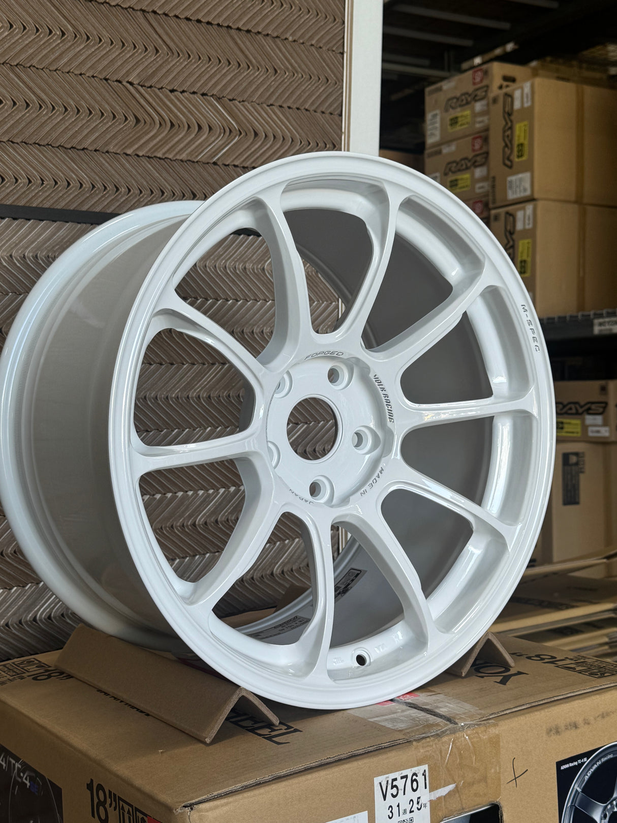 Volk Racing ZE40 M-SPEC 18x10.0 5x120 / Offset: 40 (Face 3) / Dash White (DW) (Set of 4) *LMTLS Spec*