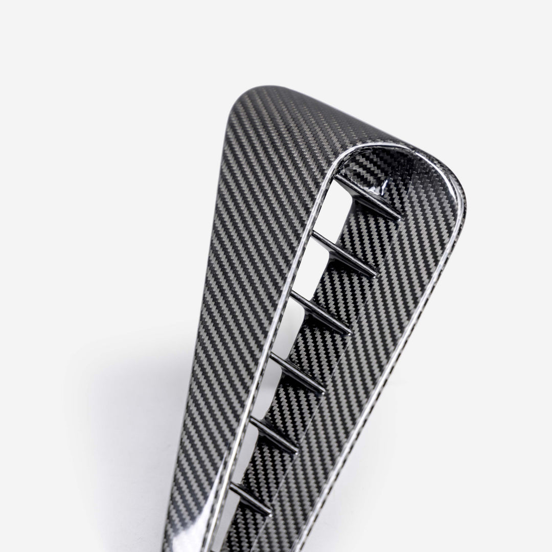 Seibon Carbon components are carefully hand-crafted using only the finest materials. Our production team offers superior craftsmanship with over 20 years of experFendersSeibon Carbon