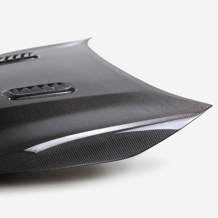 Seibon Carbon components are carefully hand-crafted using only the finest materials. Our production team offers superior craftsmanship with over 20 years of experHoodSeibon Carbon