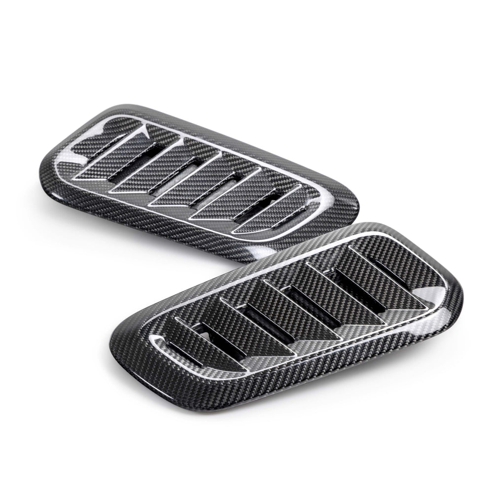 Seibon Carbon components are carefully hand-crafted using only the finest materials. Our production team offers superior craftsmanship with over 20 years of experHood ScoopSeibon Carbon