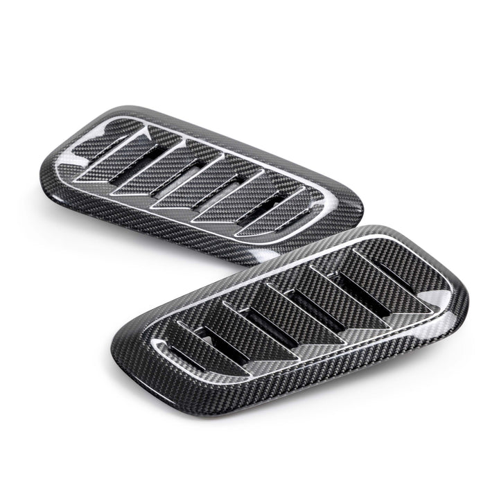 Seibon Carbon components are carefully hand-crafted using only the finest materials. Our production team offers superior craftsmanship with over 20 years of experHood ScoopSeibon Carbon