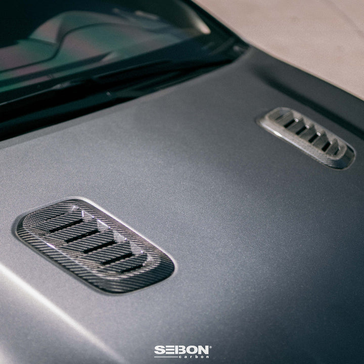 Seibon Carbon components are carefully hand-crafted using only the finest materials. Our production team offers superior craftsmanship with over 20 years of experHood ScoopSeibon Carbon