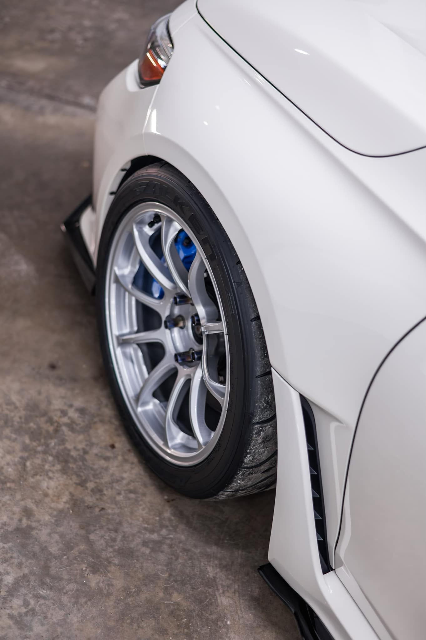 Volk Racing ZE40 M-SPEC 18x10.0 Wheels - Diamond Silver Set of 4