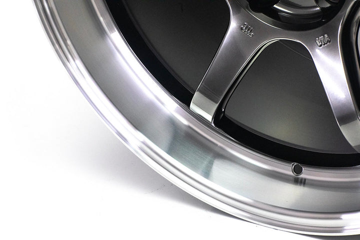 Advan Racing R6 Wheel - 18x10.5 5x112 / Offset +32 / Machining & Hyper Platinum Black *Set of 4*