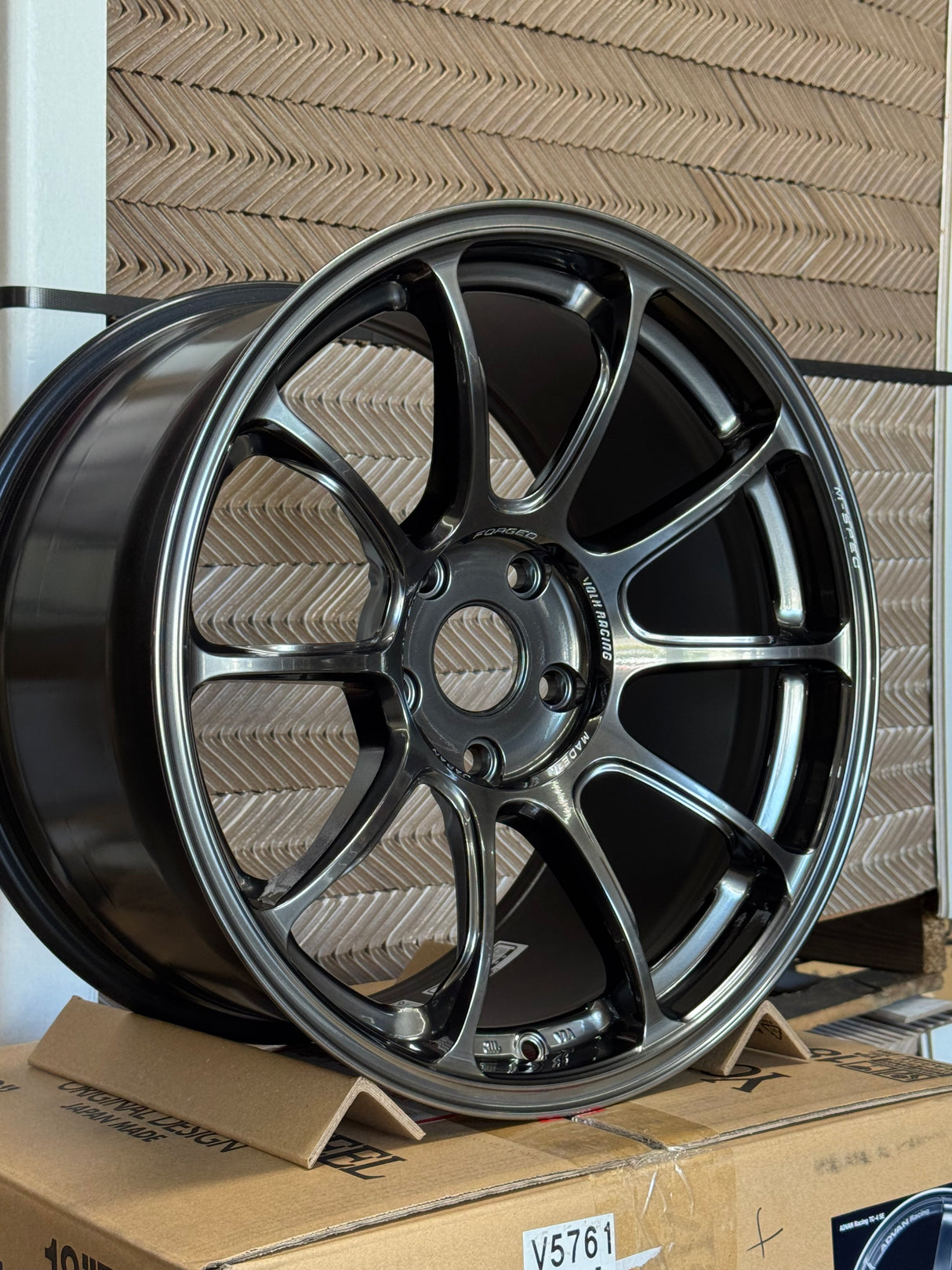 Volk Racing ZE40 M-SPEC 18x10.0 5x120 / Offset: +40 (Face 3) / Shining Black Metal (HM) (Set of 4) *LMTLS Spec*