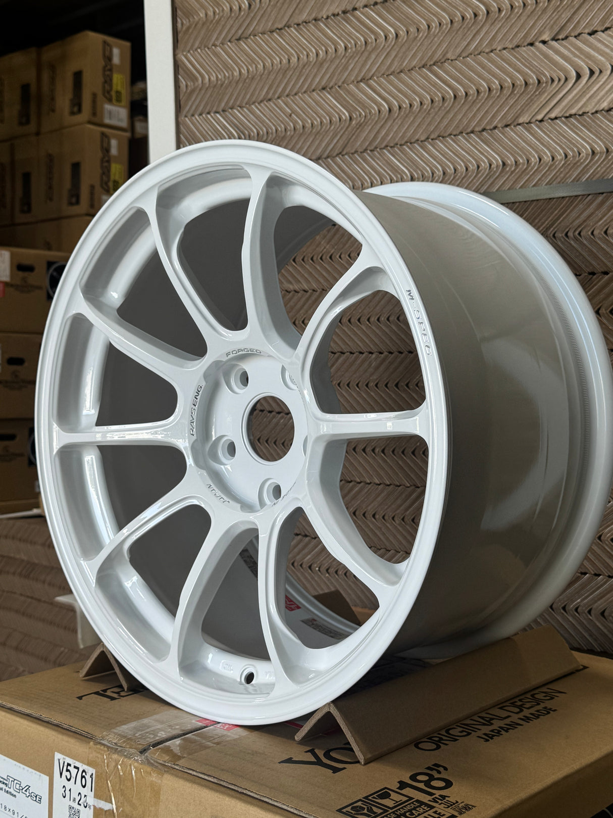 Volk Racing ZE40 M-SPEC 18x10.0 5x120 / Offset: 40 (Face 3) / Dash White (DW) (Set of 4) *LMTLS Spec*