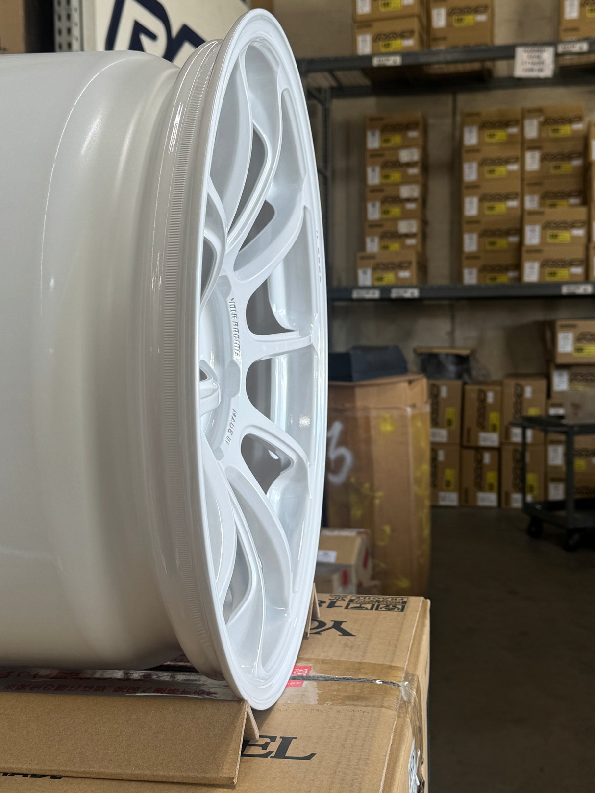 Volk Racing ZE40 M-SPEC 18x10.0 5x120 / Offset: 40 (Face 3) / Dash White (DW) (Set of 4) *LMTLS Spec*